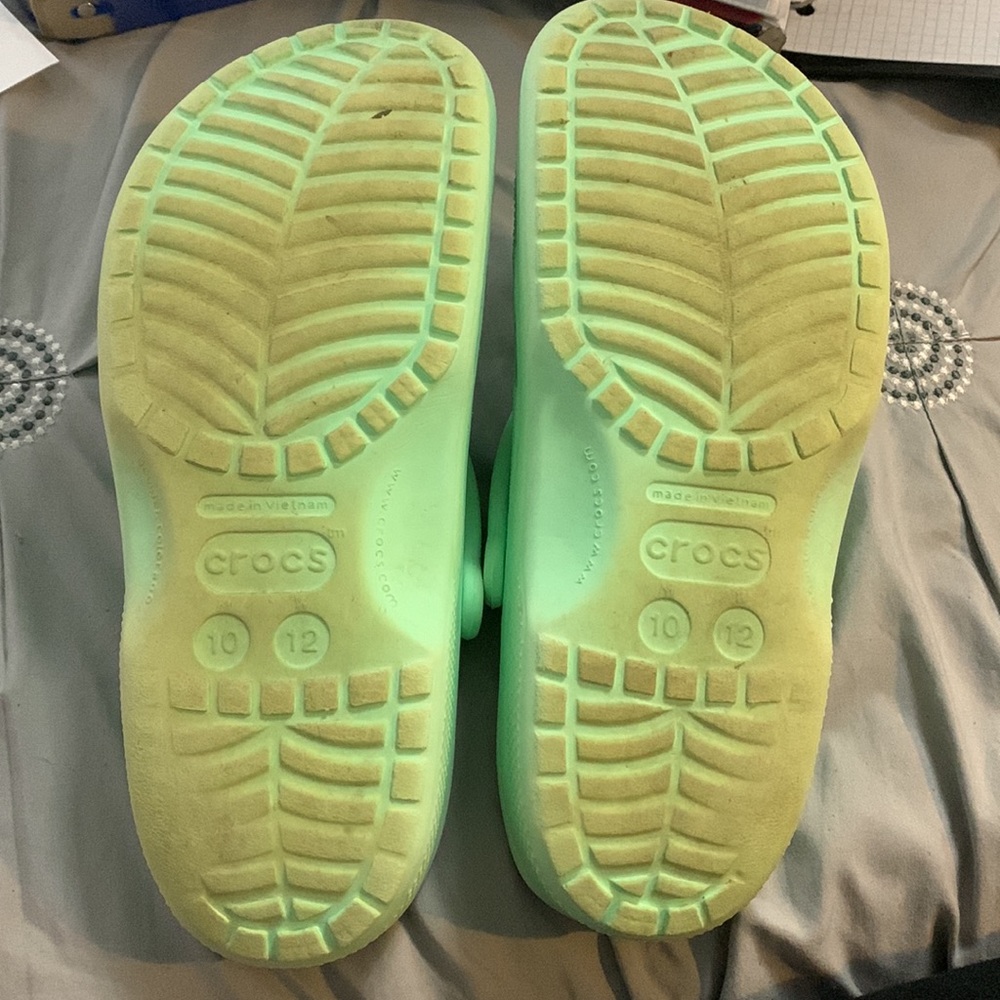 Crocs - Picture 2 of 2